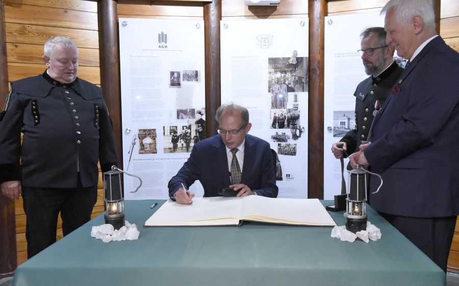 Kliknij aby zobaczyć pełny rozmiar