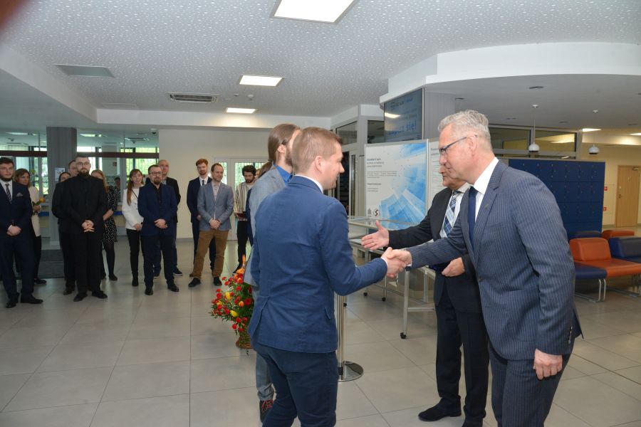 Kliknij aby zobaczyć pełny rozmiar