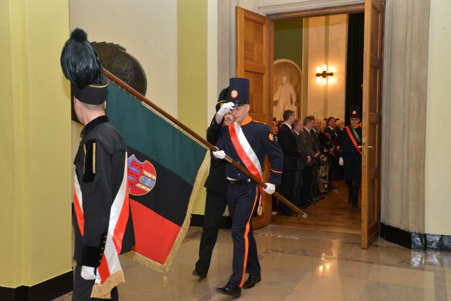 Kliknij aby zobaczyć pełny rozmiar