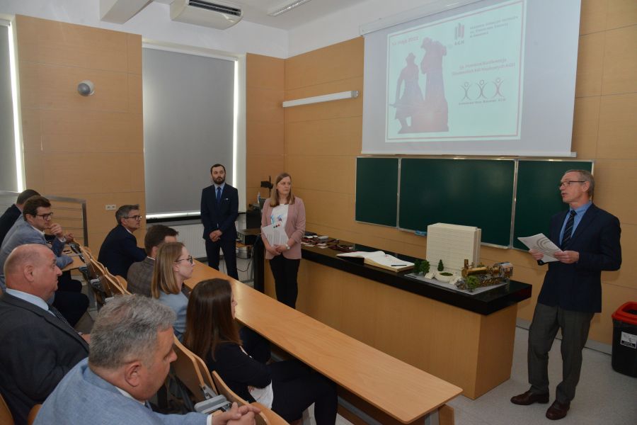 Kliknij aby zobaczyć pełny rozmiar