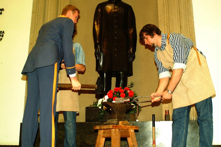 Kliknij aby zobaczyć pełny rozmiar