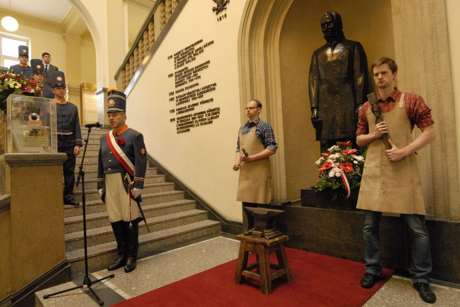 Kliknij aby zobaczyć pełny rozmiar