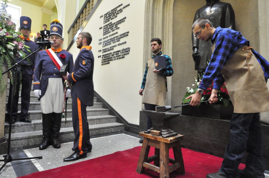 Kliknij aby zobaczyć pełny rozmiar