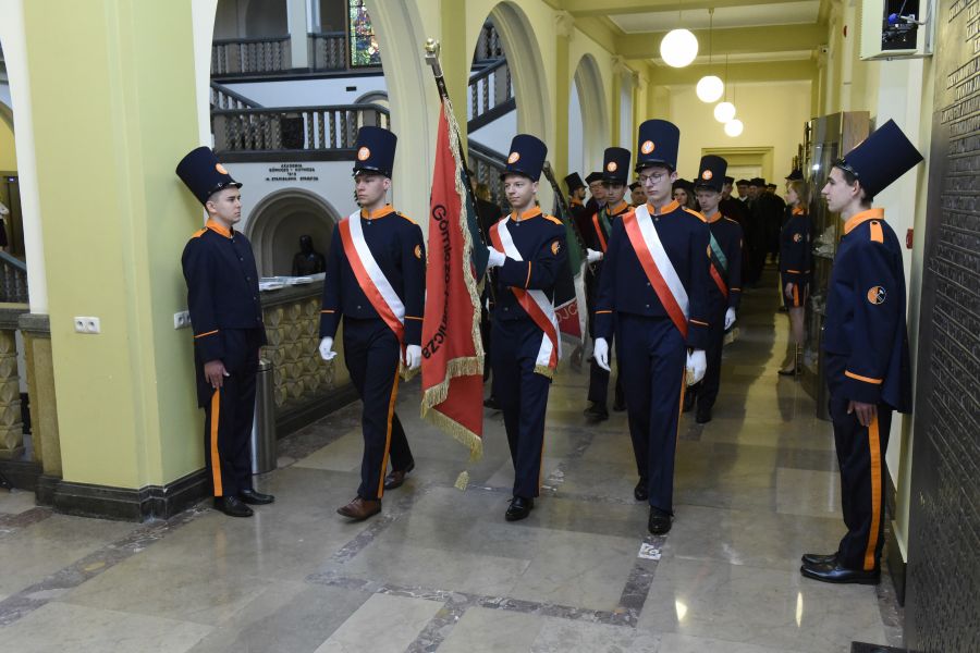 Kliknij aby zobaczyć pełny rozmiar