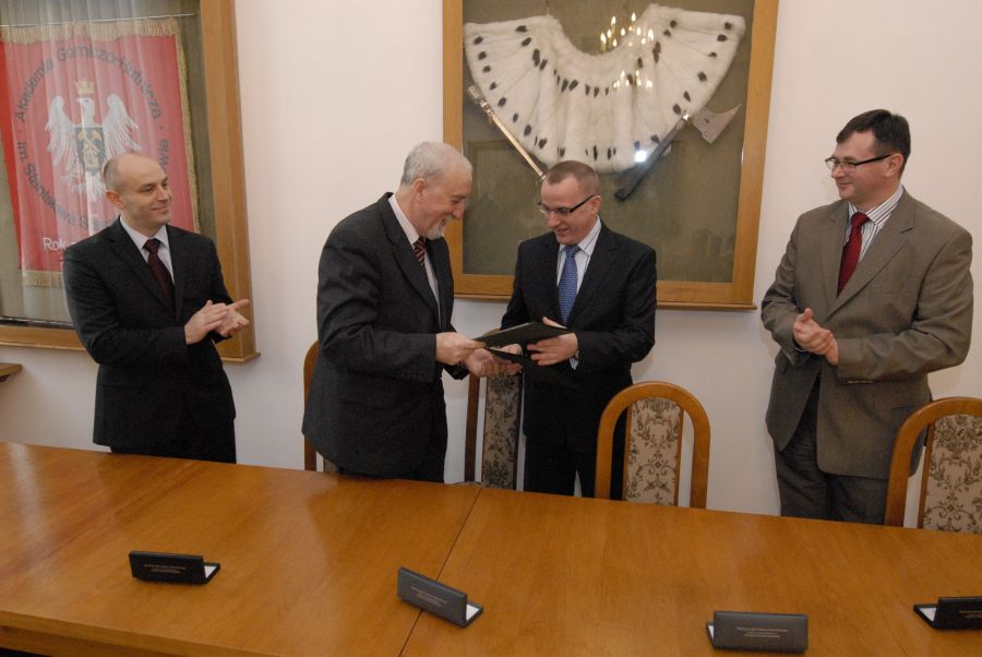 Kliknij aby zobaczyć pełny rozmiar