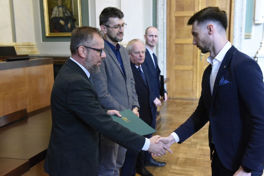 Kliknij aby zobaczyć pełny rozmiar